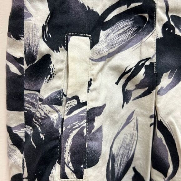 CAbi Rosie Floral Pleated Skirt Women Side Pockets Ivory and Purple - Picture 3 of 11